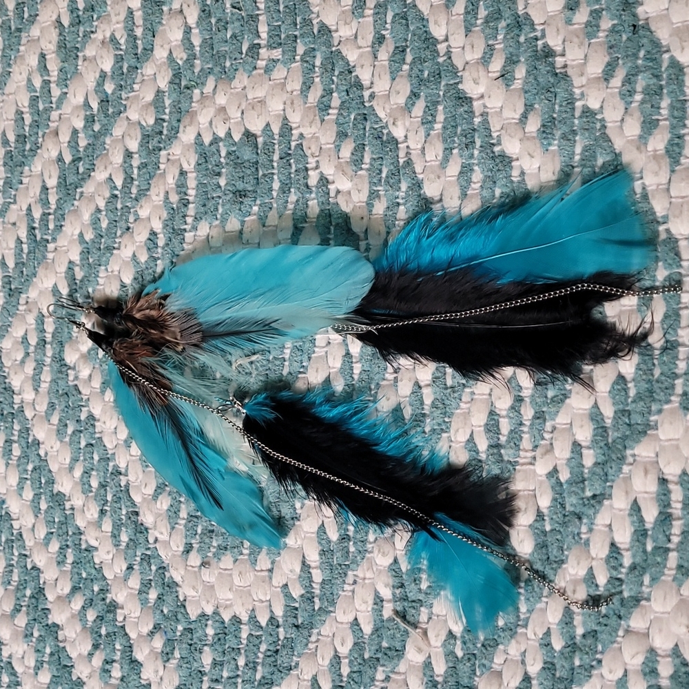 Custom feather earrings - Picture 2 of 3